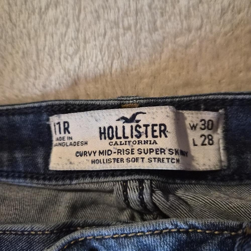 Hollister Curvy Midrise Super Skinny Soft Stretch Distressed Blue Jeans Size 11. - Picture 6 of 9